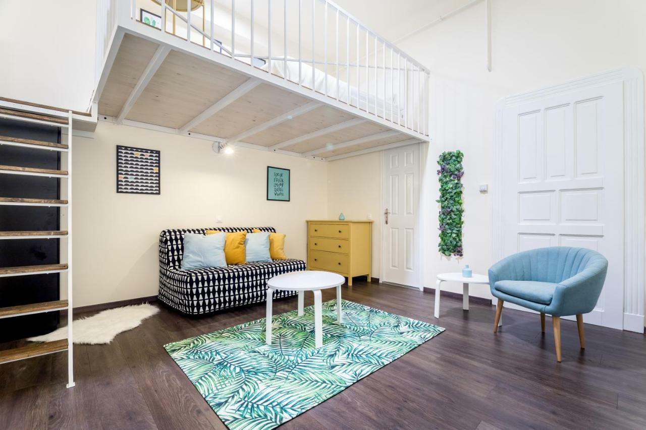 Bpr Turquoise Simplicity Apartment