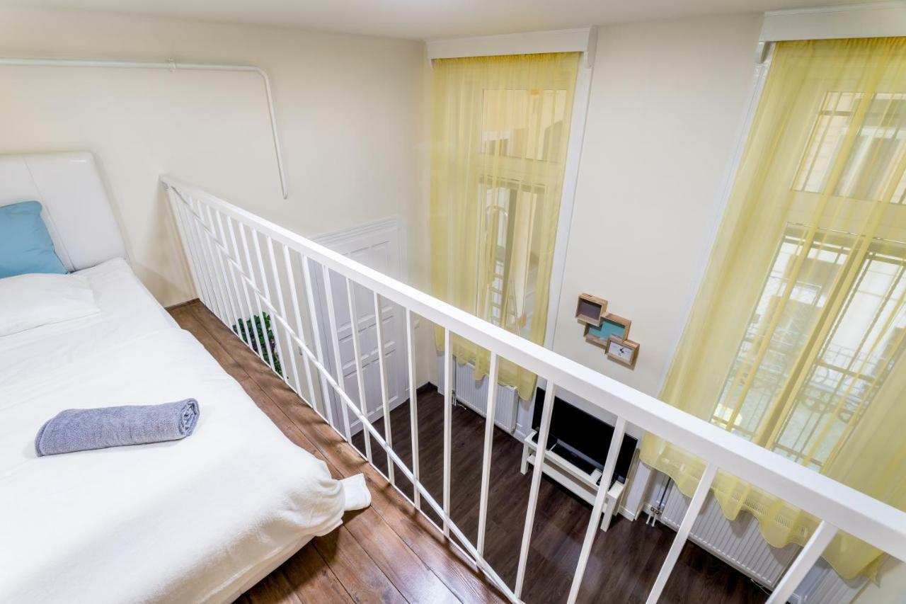 Apartment Bpr Turquoise Simplicity
