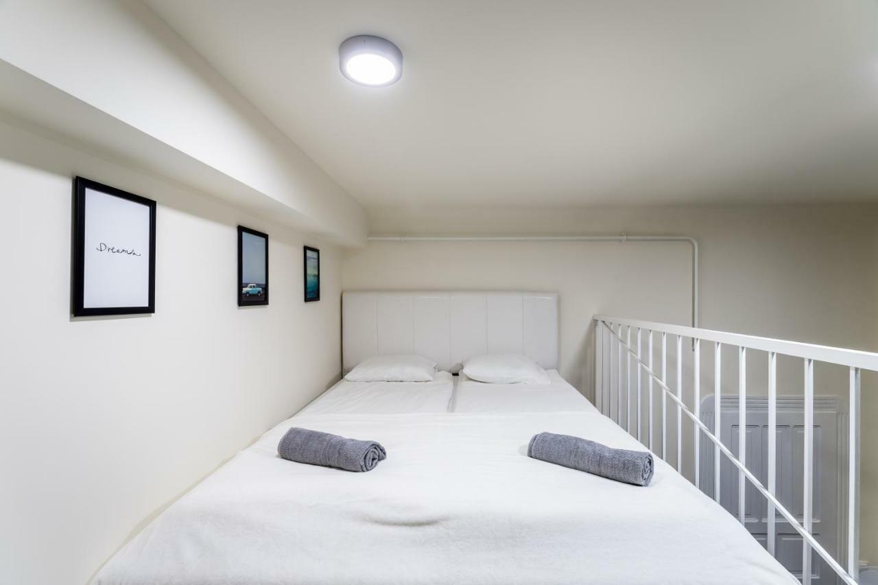 Bpr Turquoise Simplicity Apartment Budapest