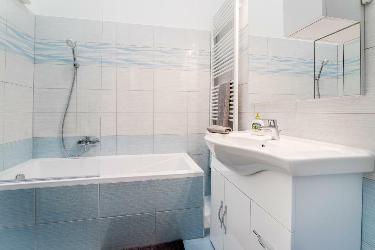 Apartment Bpr Turquoise Simplicity *